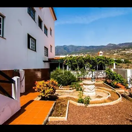 In Malpais De With Swimming Pool Holiday home Candelaria
