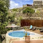 Ferienhaus Malpais De With Pool